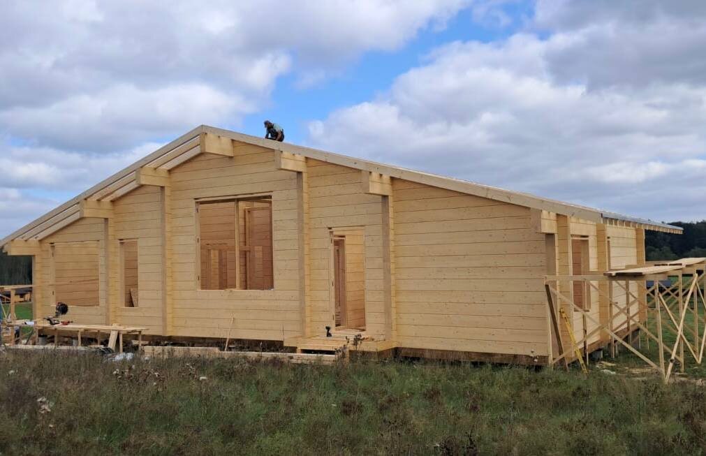 Пример простой геометрии фасада - объект компании Вудхольц Шале Шелково