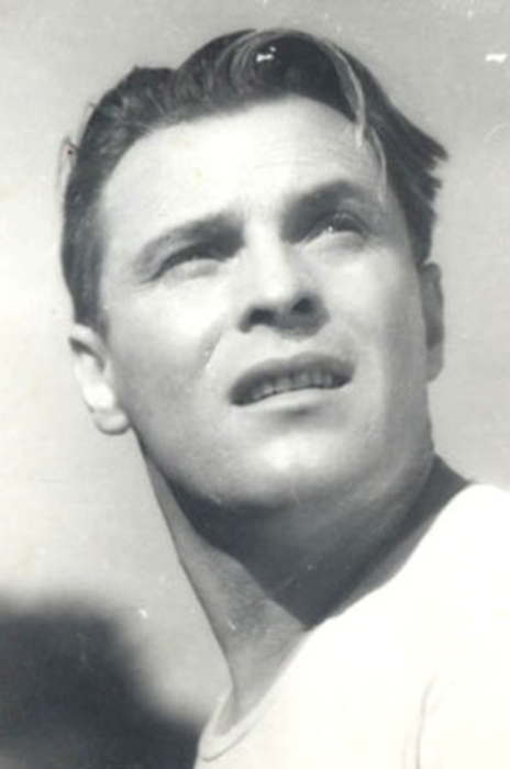 Виталий Доронин в фильме "Центр нападения", 1946 год