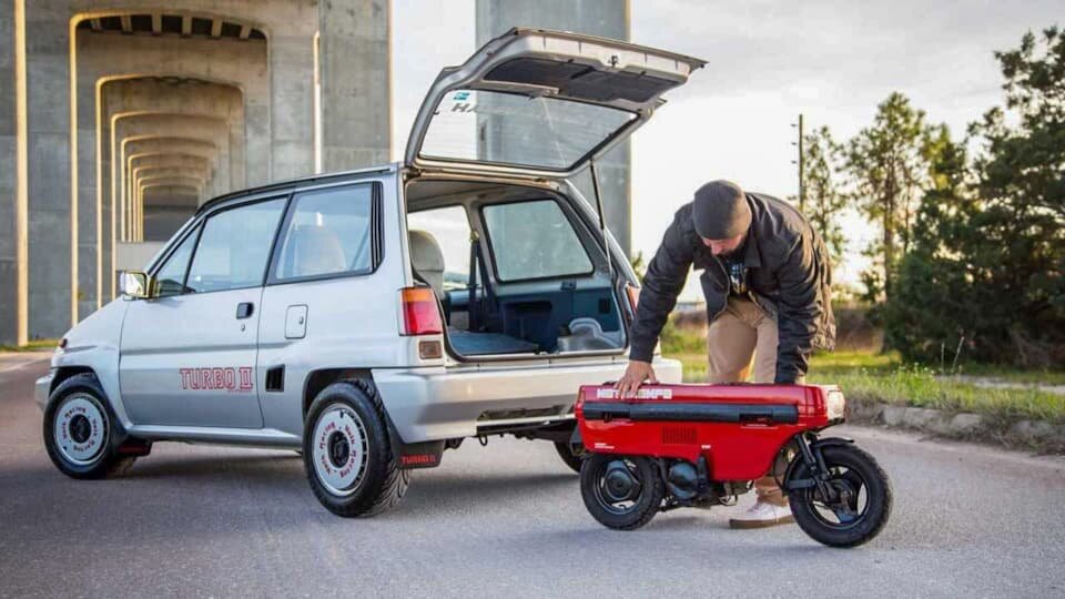    Motocompo проектировался одновременно с City