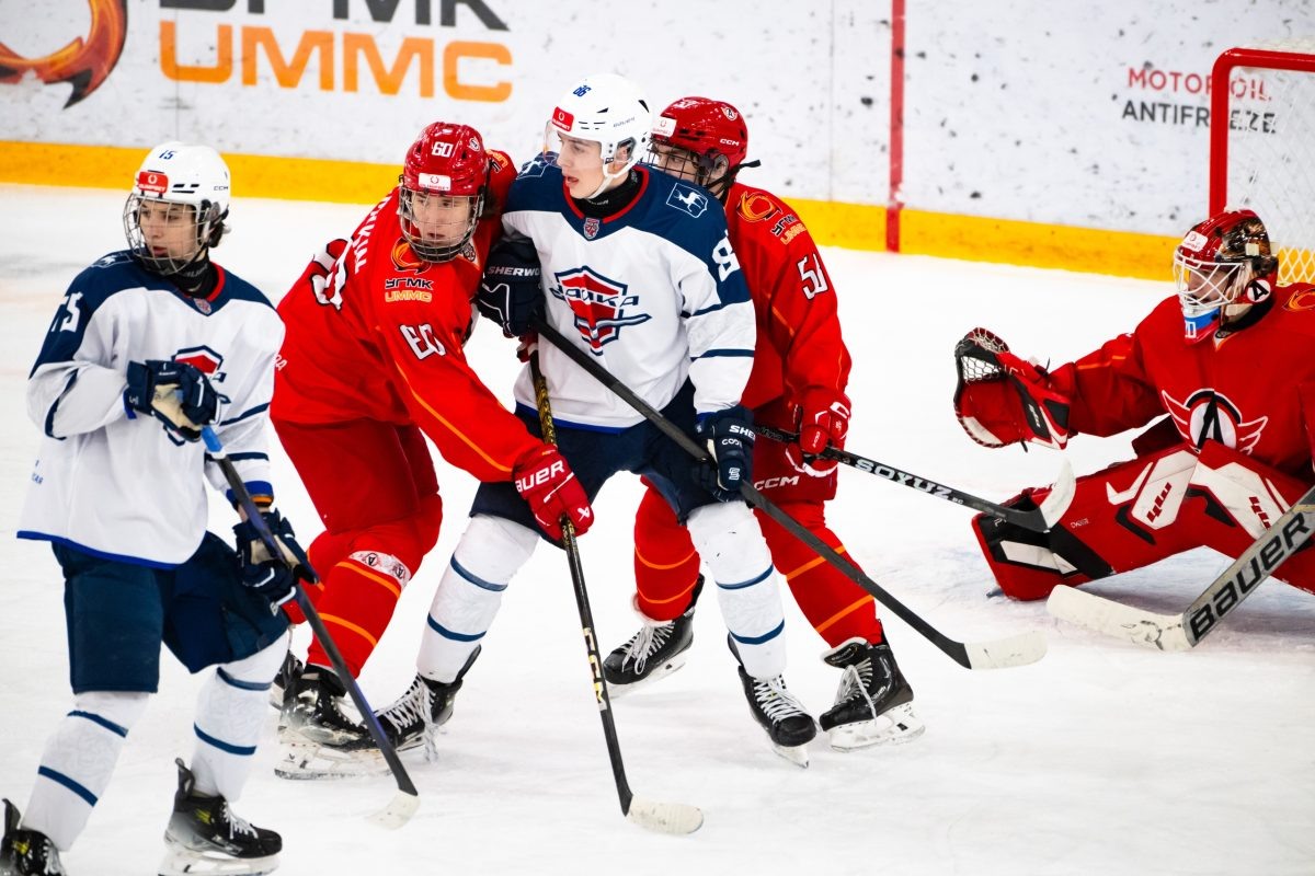    Матчи с аутсайдером дивизиона нижегородцам дались совсем не легко