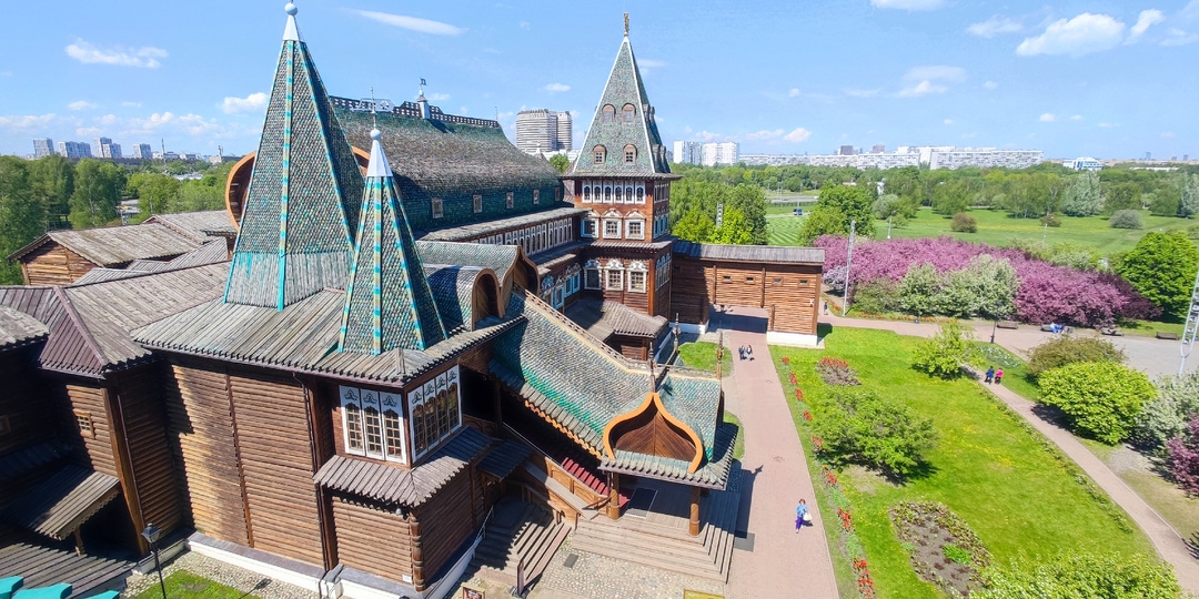 Восьмое чудо света: Коломенское и его царский дворец.