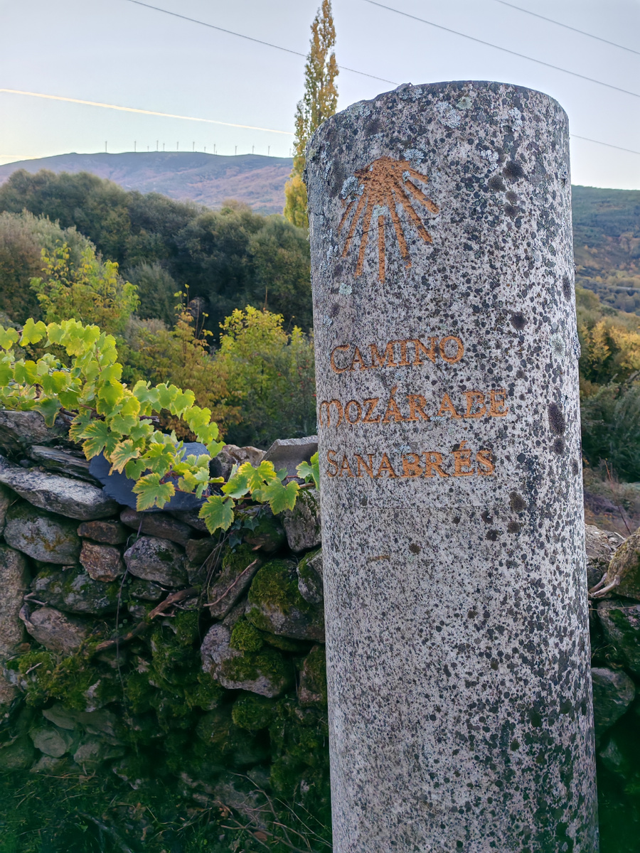 Столб в пуэбло Lubian