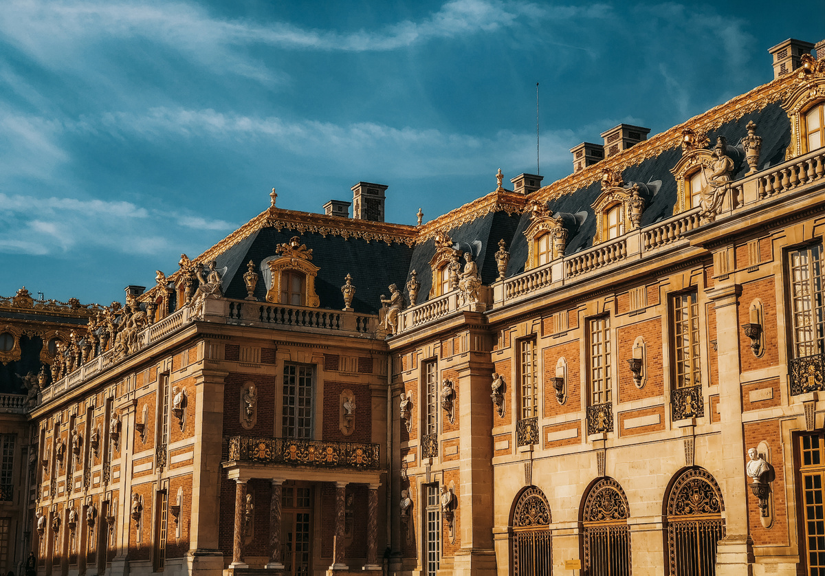 Великолепный фасад Версальского дворца