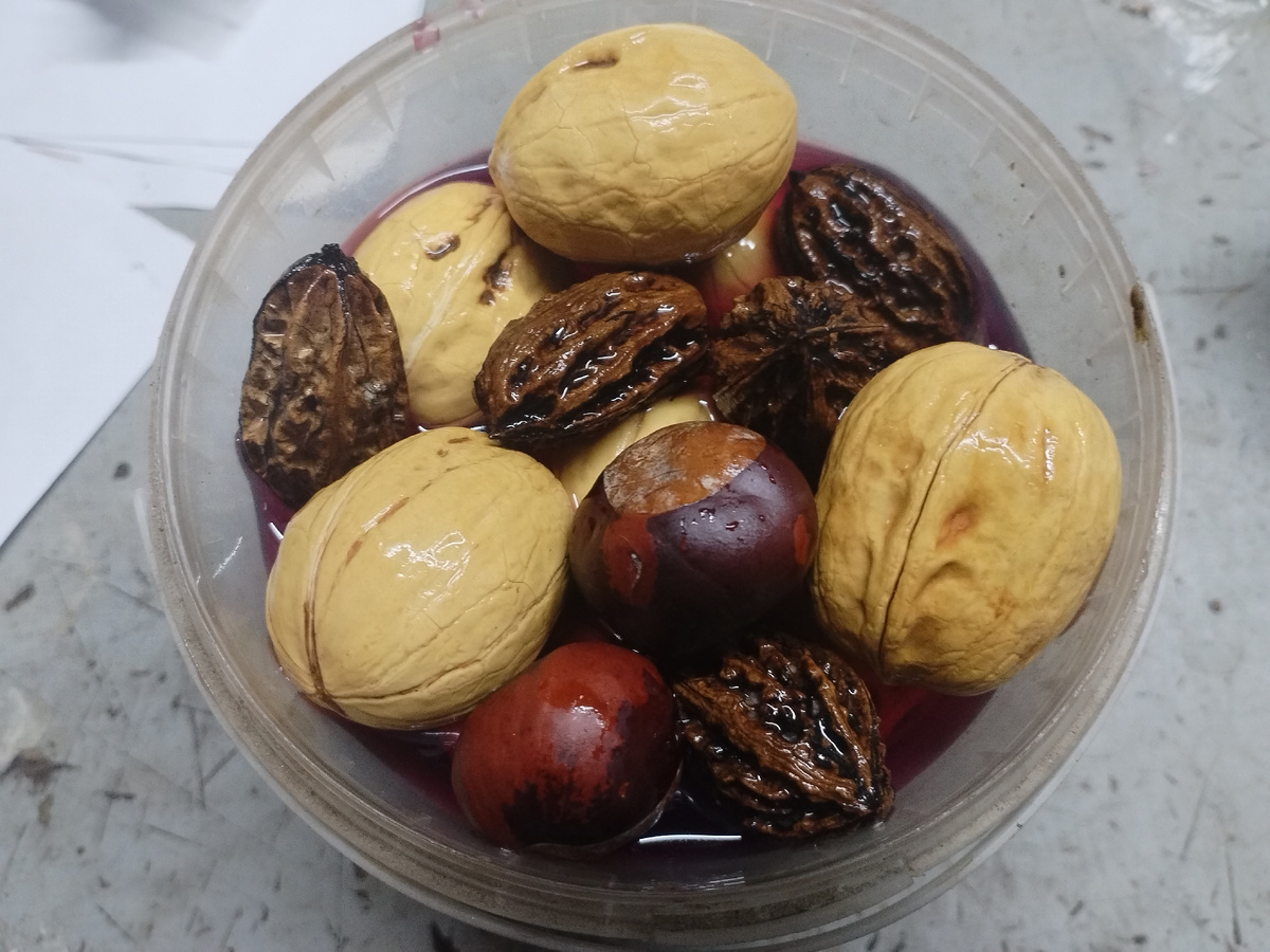 Здесь все не уместилось, пришлось искать ещё одну посуду)