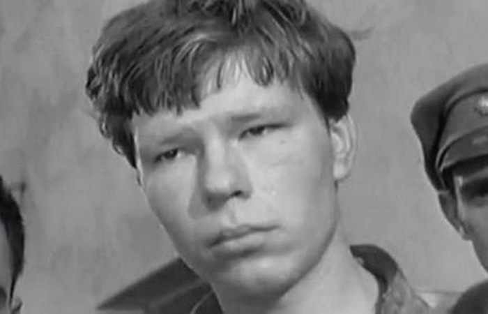 В кино оказался во многом случайно.