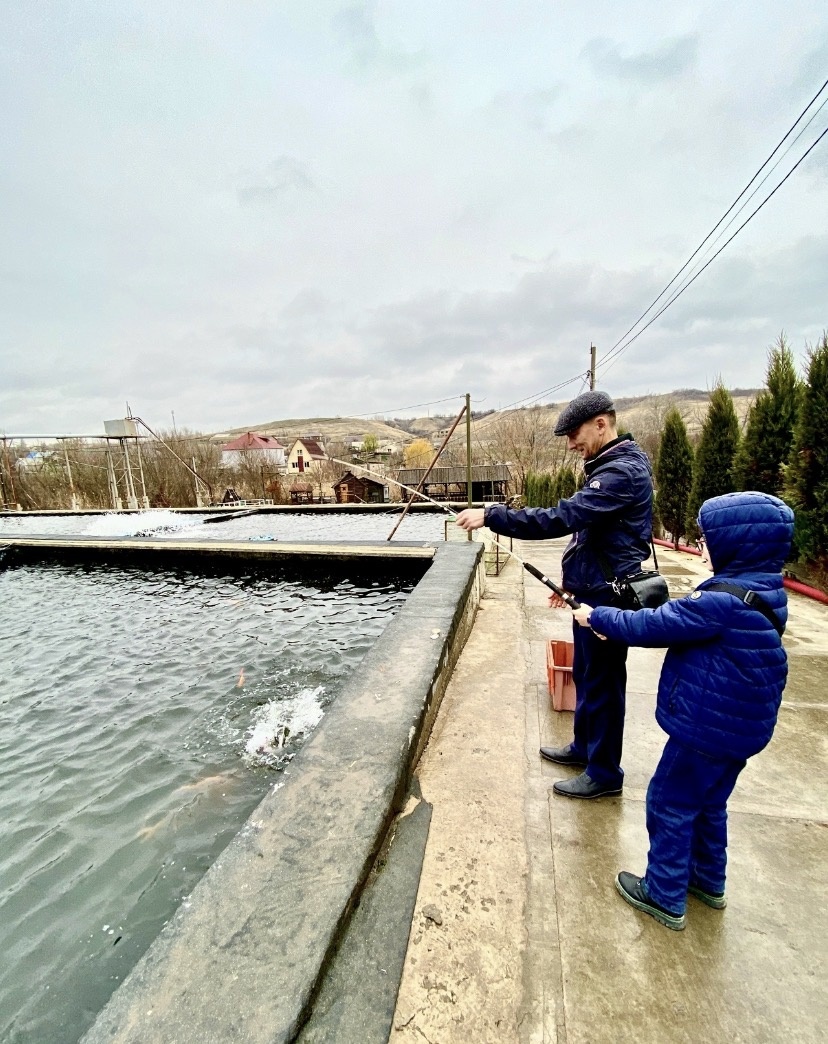 Мы в форелевом хозяйстве в году так 2023. Фото автора статьи 