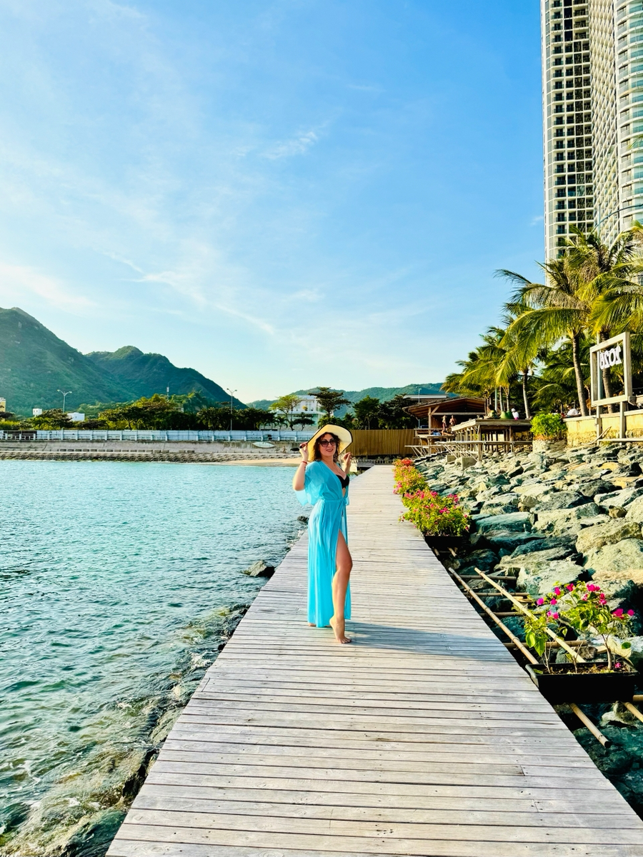 Например, вот это парео я покупала еще дома, чтобы специально взять его с собой для красивых фото