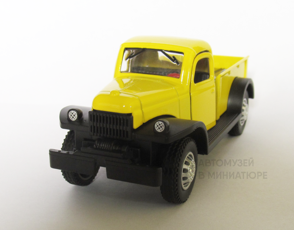Машинка, похожая на «Dodge Power Wagon» из коллекции автора