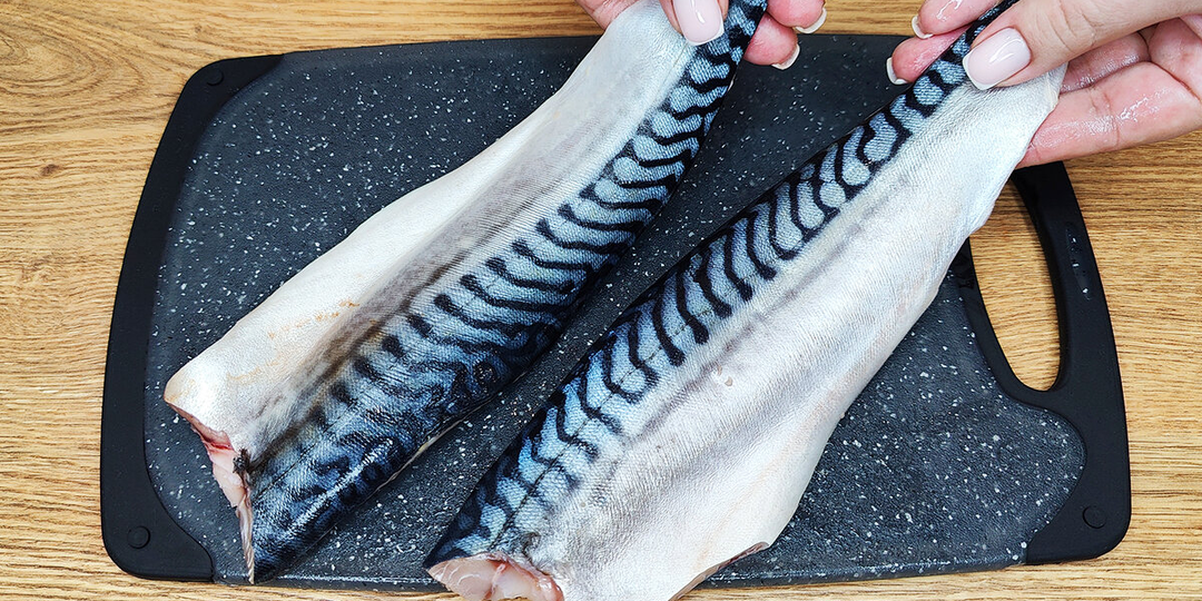 Утром заливаю особым маринадом, а вечером уже едим: великолепная скумбрия на любой стол (просто и вкусно)