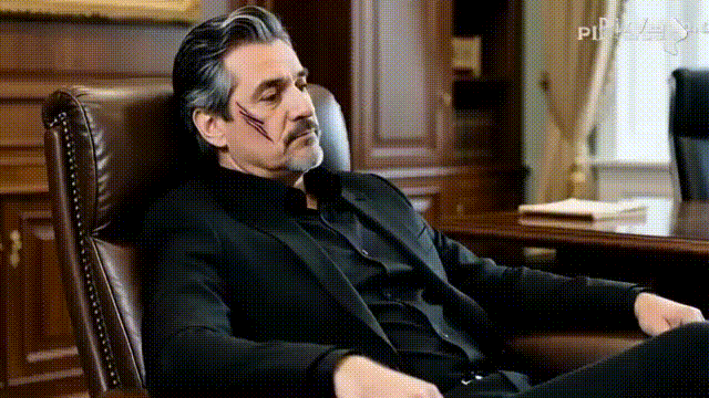 - Я вижу, на него не подействовали наши «уговоры»! – холодно проговорил Артур, откинувшись в своём массивном кожаном кресле.