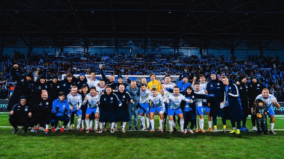    «Факел» празднует победу над «Торпедо». Фото: Соцсети ФК «Факел»