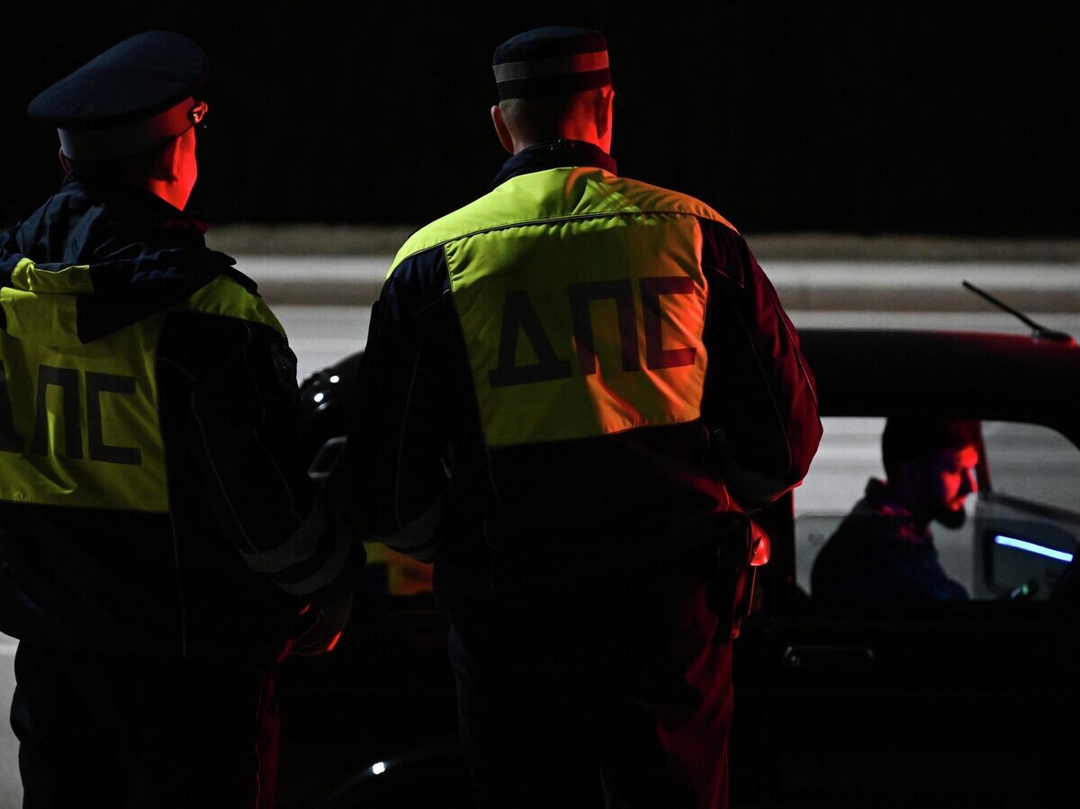    Сотрудники Госавтоинспекции МВД © РИА Новости / Максим Богодвид