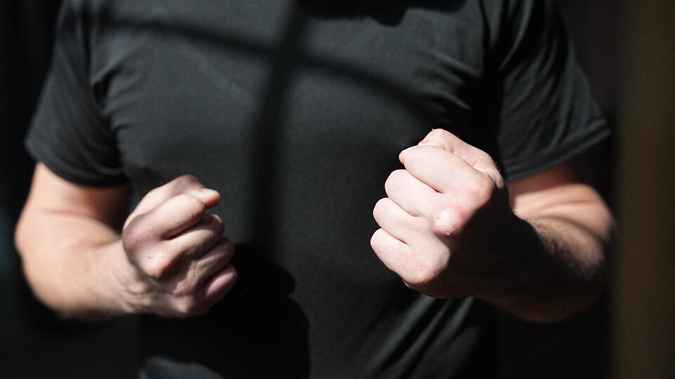     Жизнь или стирка: житель Миасса насмерть забил соседа из-за стиральной машины ИЗВЕСТИЯ/Павел Волков