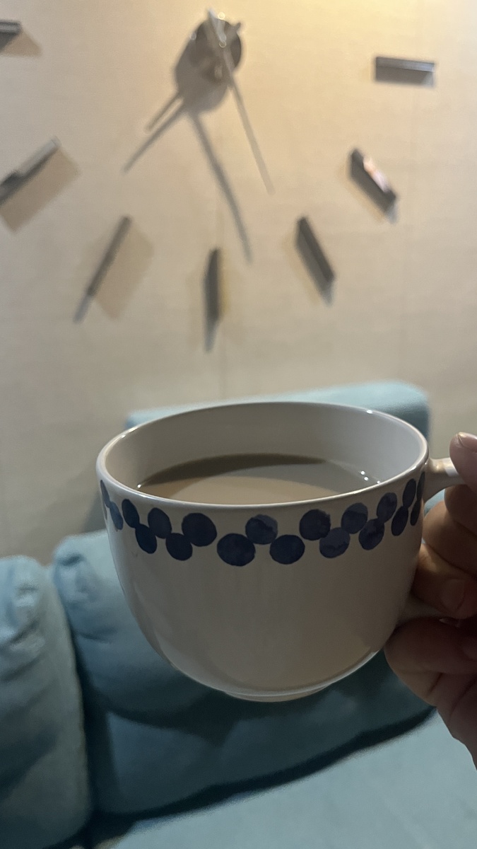 Эта кружка у меня очень много лет, это из IKEA 350 мл. Самая большая у нас дома 🏡 