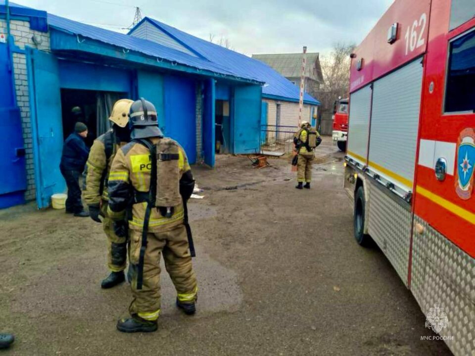    Пожар в гараже. Источник: Пресс-служба ГУ МЧС России по Алтайскому краю