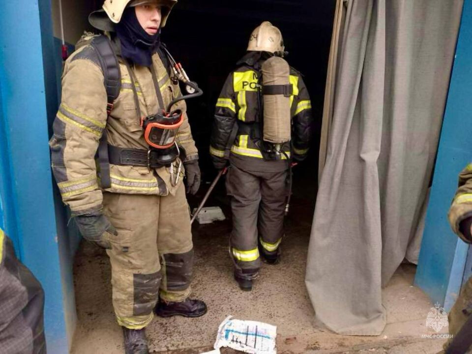    Пожар в гараже. Источник: Пресс-служба ГУ МЧС России по Алтайскому краю