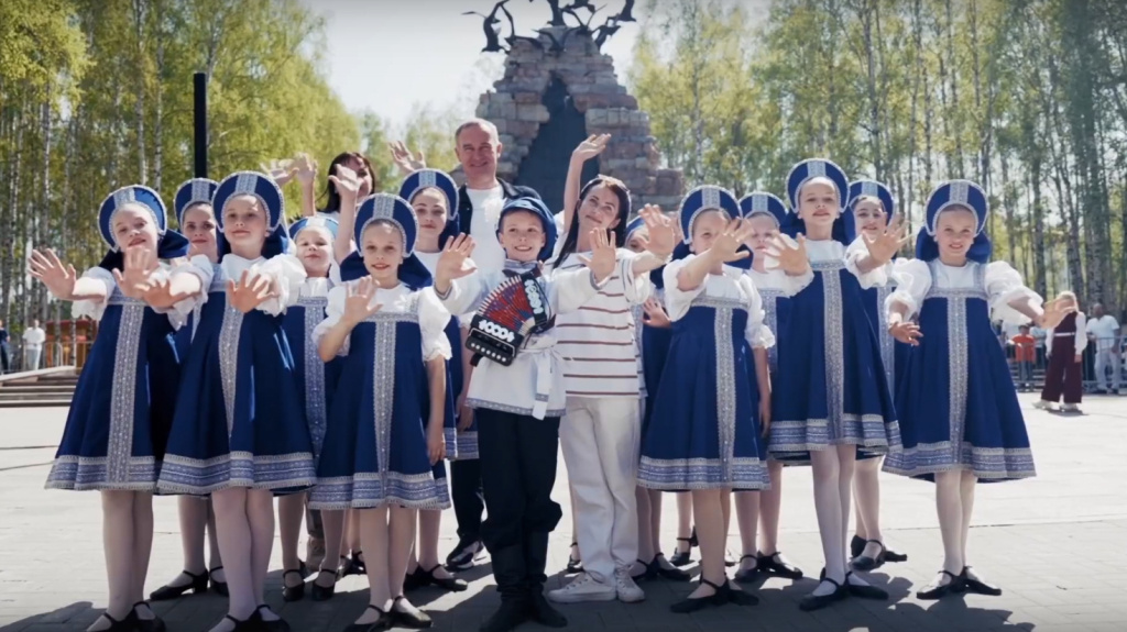    Руслан Кухарук поздравил югорчан с Днём народного единства