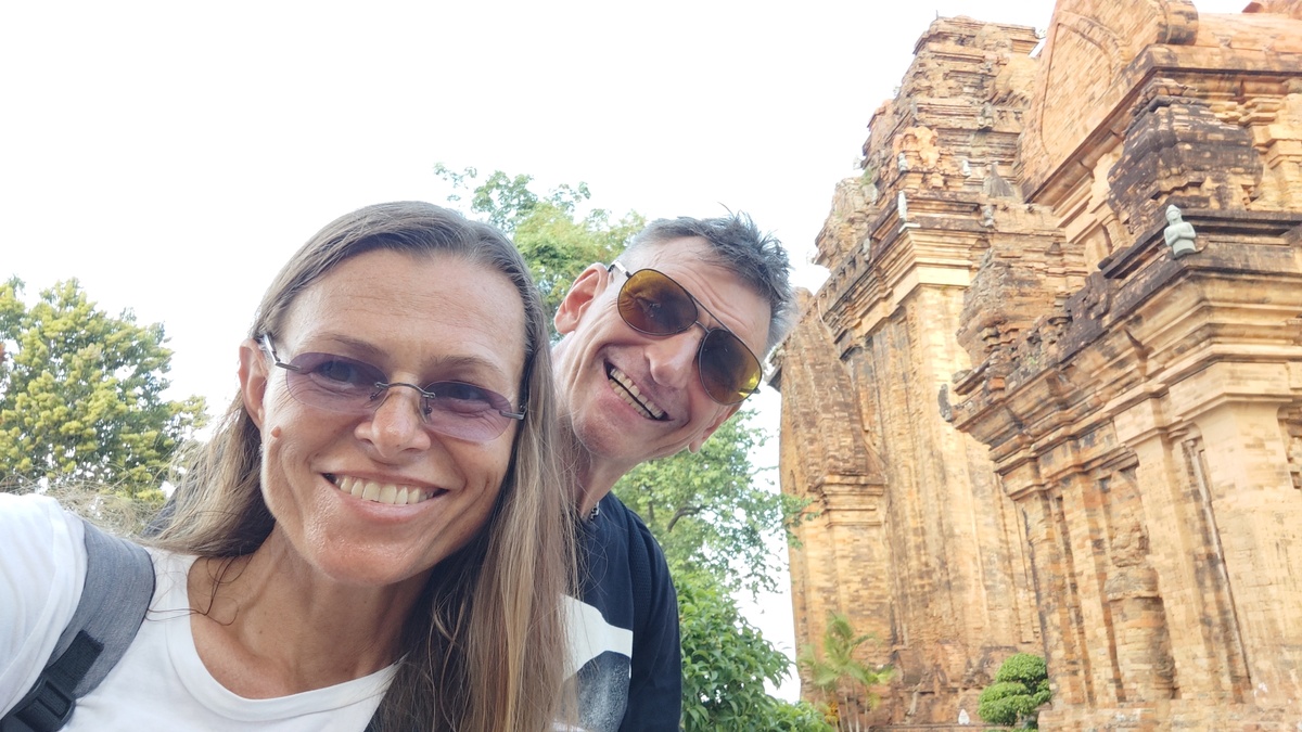 Всем привет! Это я и Палыч )