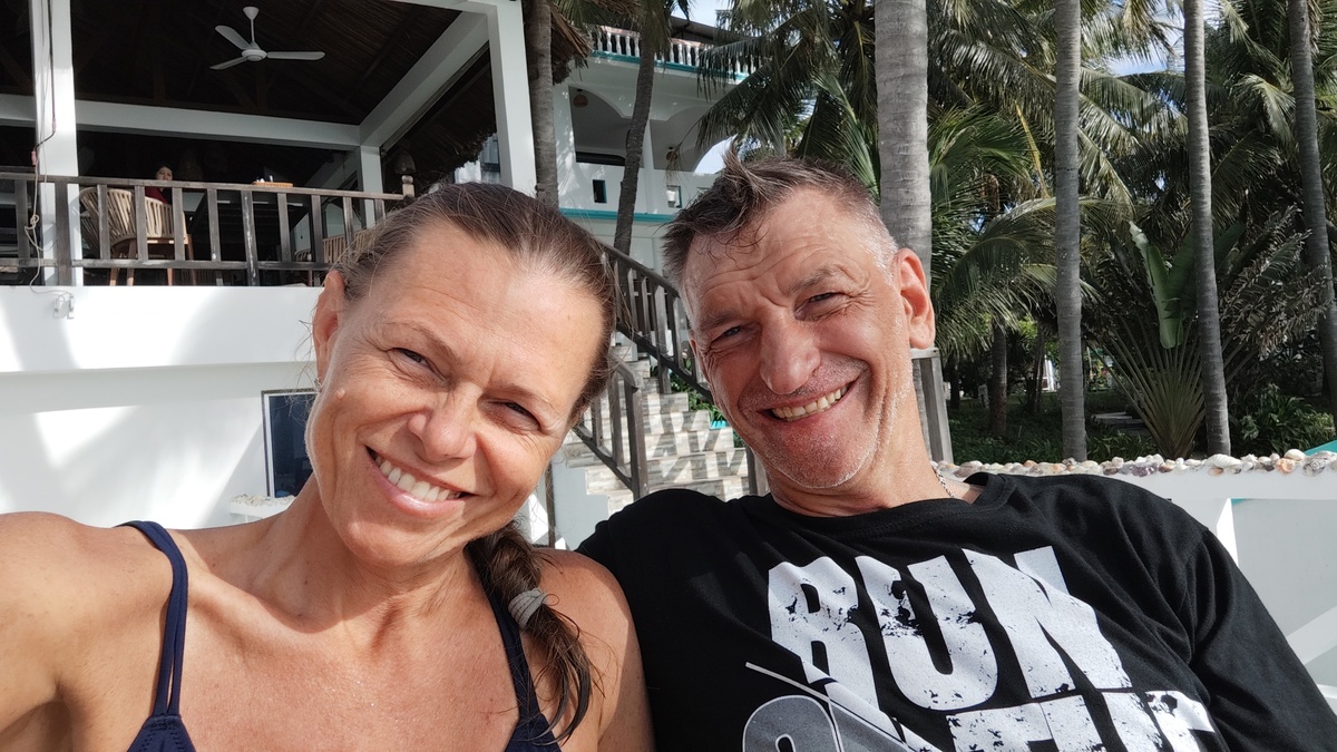 Всем привет! Это я и Палыч )