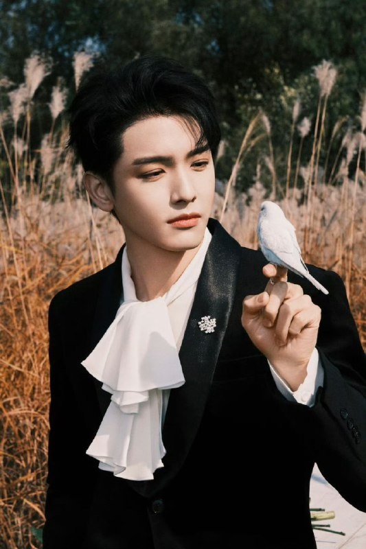 Актёр Ван Илунь, 29 лет. Смотрите галерею...