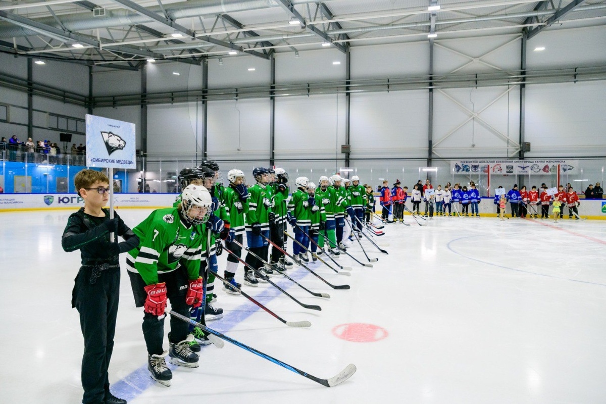    В Ханты-Мансийске стартовал новый сезон Школьной хоккейной лиги