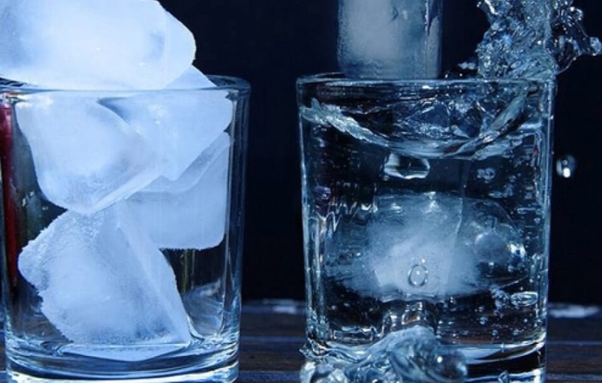 Почему вода закипает, и замерзает одновременно,и чего больше звёзд на небе,или деревьев на земле. И много, много других интересных фактов...