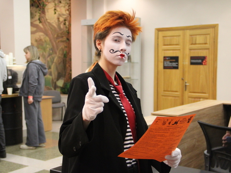     Путешествие сквозь время: как в Гродековском музее прошла «Ночь искусств» / Алиса Хиславская