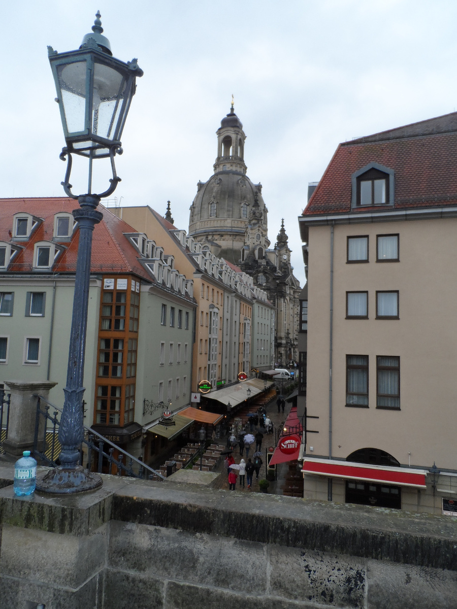 в тот день не повезло с погодой...
