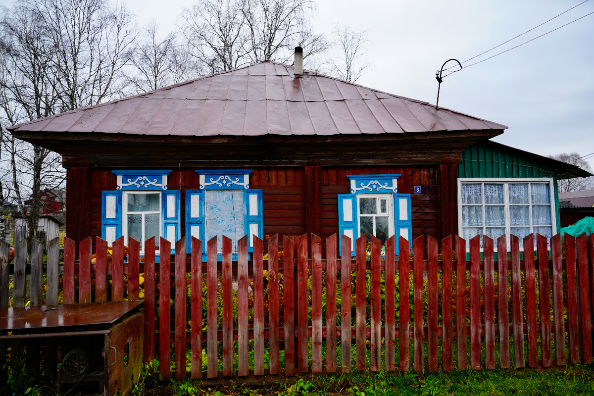 Здание старой школы, в котором красные организовали свой штаб в с.Тондошка