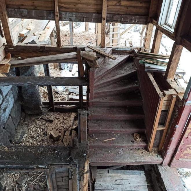 Внутри усадьбы Киискиля / Фото; / Фото: https://47channel.ru/event/Hirurg_iz_Peterburga_vosstanavlivaet_starinnuyu_finskuyu_usadbu_v_Lenoblasti_