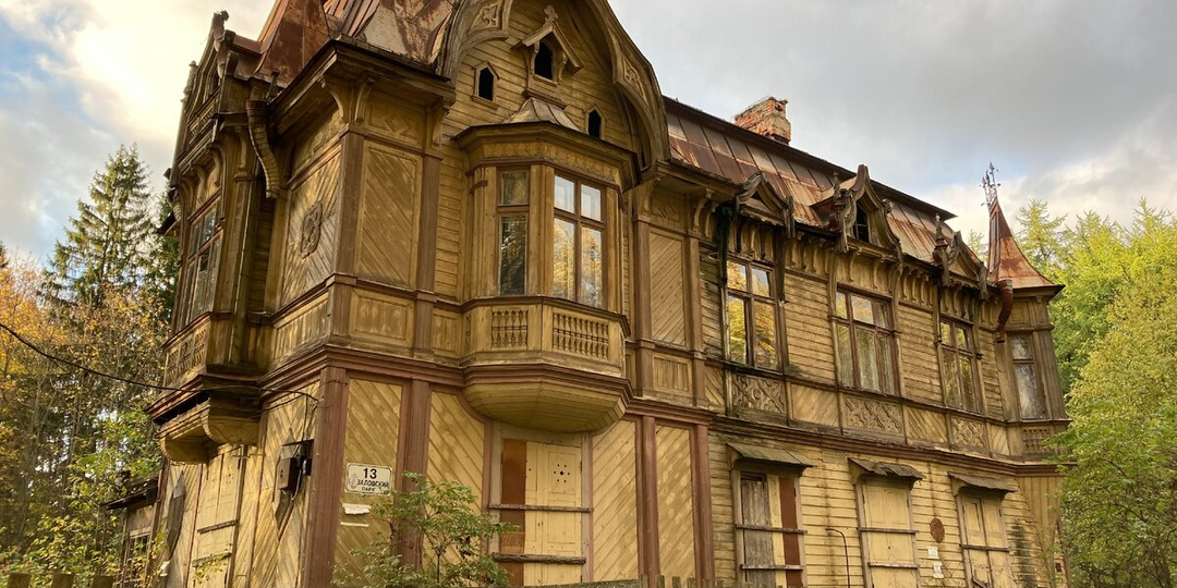 5 лет назад известная бизнесвумен купила заброшенный замок. Что она планирует с ним сделать