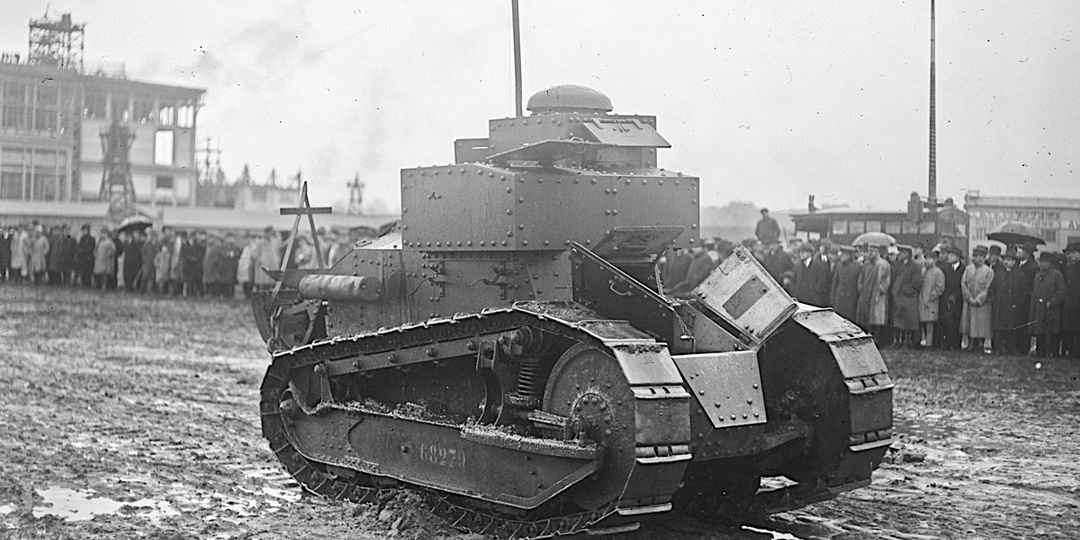 Первый серийный командирский танк
