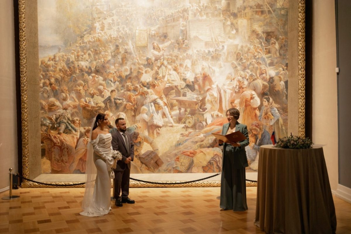    Работа посвящена Нижегородскому ополчению, спасшему в 1612 году Москву и всю страну от иноземных захватчиков