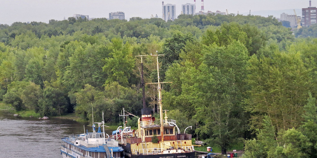 От пафосных электроходов до древнего буксира. Пассажирский порт Красноярска