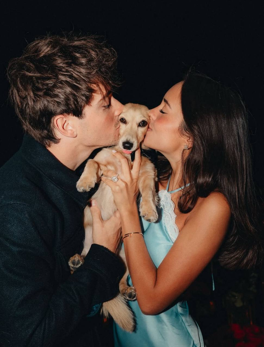 Фотографии взяты с официальных аккаунтов Шарля и Александры