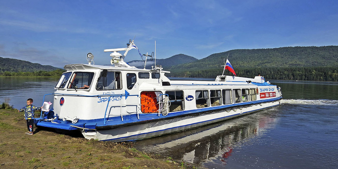 Водоплавающий ПАЗик. Чем уникальна советская "Заря" и где на ней покататься?