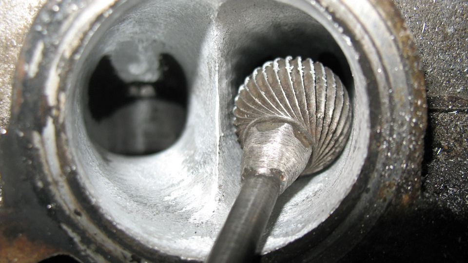 Портинг головки блока цилиндров (ГБЦ) мотоцикла.