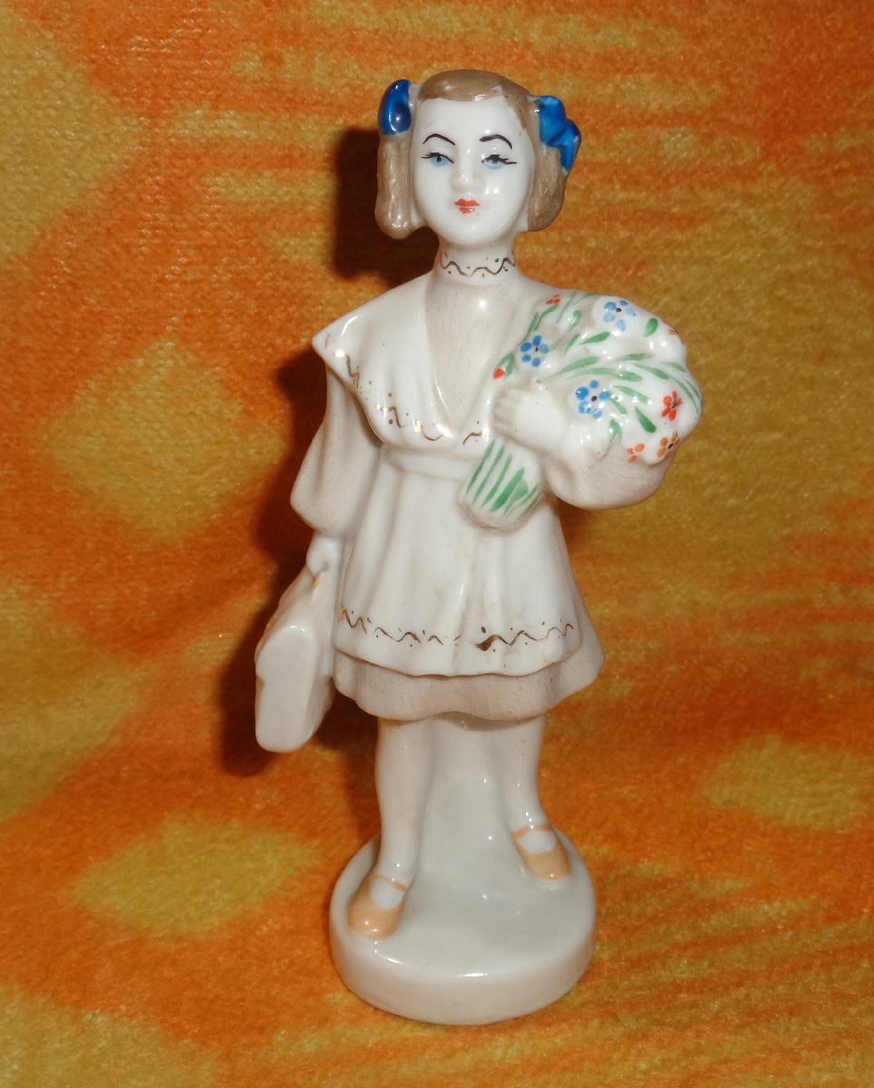 "Первоклассница", 1960-е годы, Полонский ЗХК. Автор: О. Жникруп.