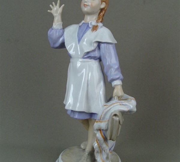 И ещё о детской одежде эпохи социализма в фарфоре и реальности