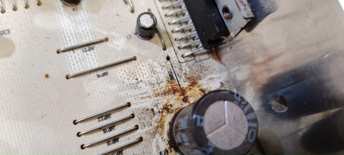 Отскоблил безобразие. Пока грубо.