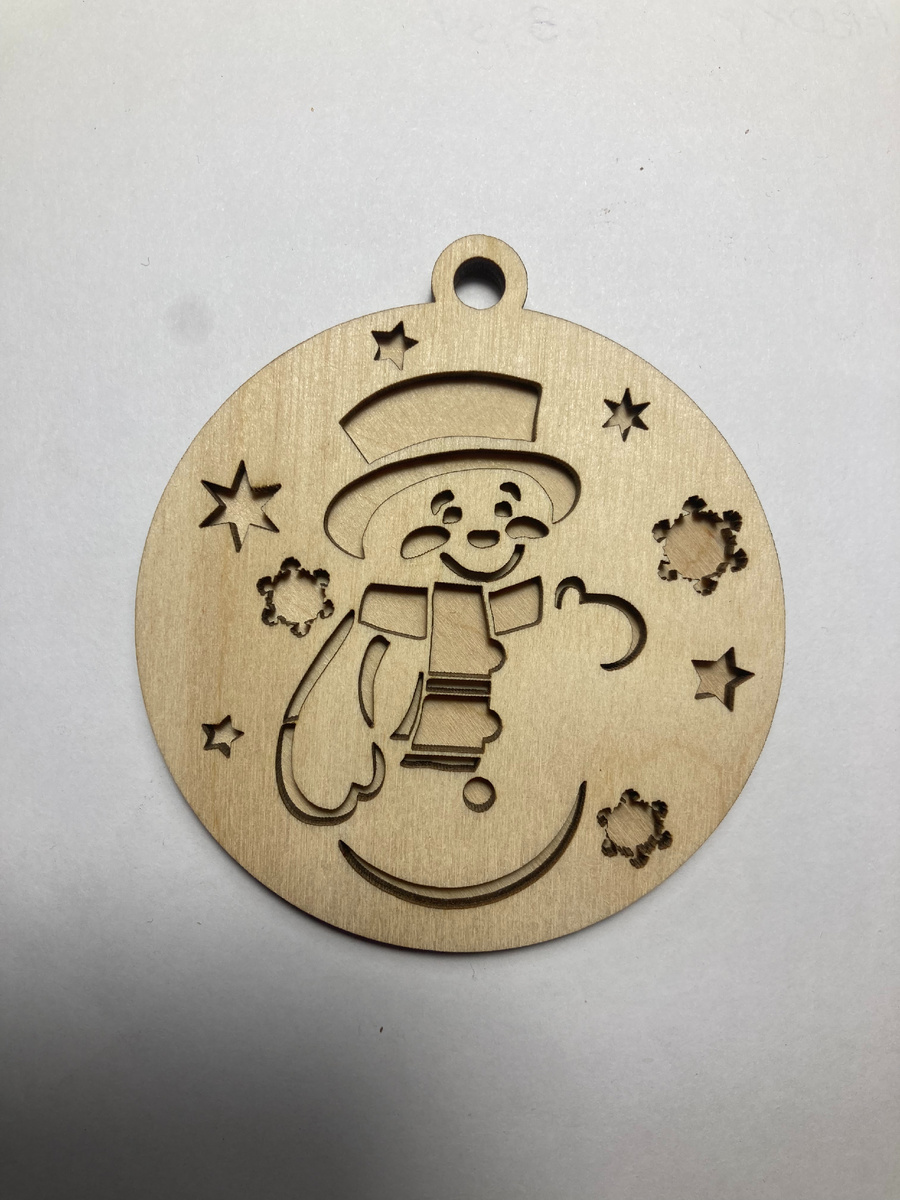 Можно создать двухслойную игрушку раскрасив и склеив их вместе.