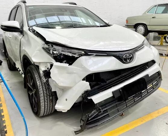 Разбор типичной ситуации: вы получили «копейки» от страховщика, а независимая оценка выявила ущерб в разы больше. Как это работает и почему вы имеете полное право на перерасчёт