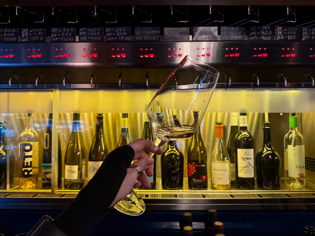 энотик в ресторане Single