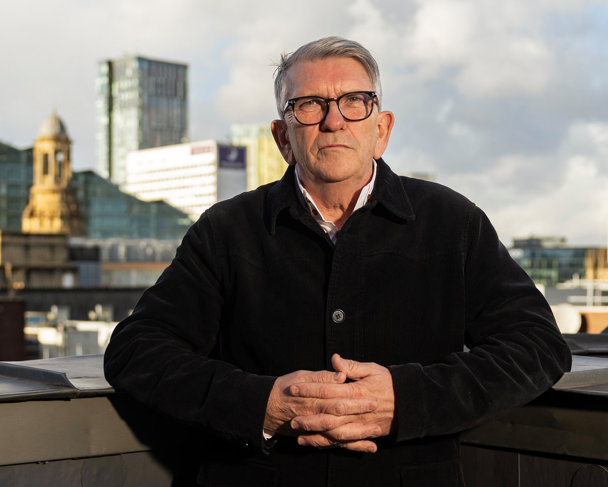 «У меня мурашки по коже, когда я об этом говорю»… Джойс на фоне горизонта Манчестера. Фото: Фабио Де Паола/The Guardian