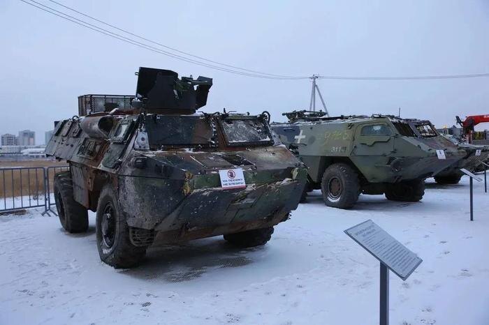В Якутске открыли выставку трофейной техники с фронта СВО. Фото © Telegram / Айсен Николаев, Глава Республики Саха (Якутия). Официальный канал.