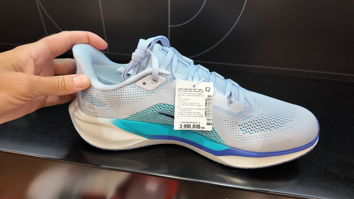 Цены на кроссовки. Листай галерею...