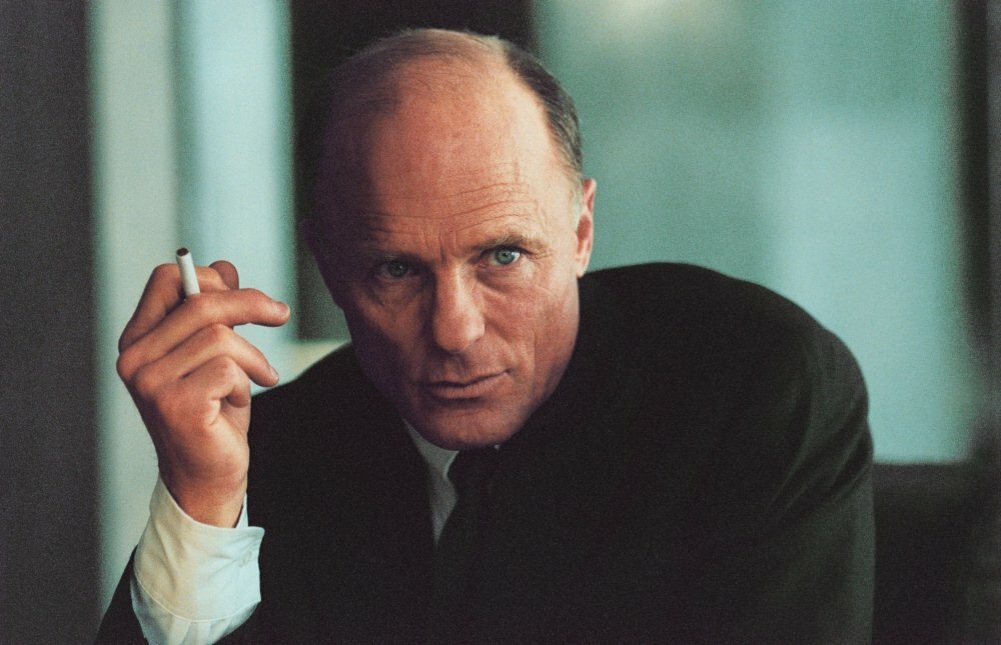 Сосредоточенность и внутренняя борьба: момент озарения на пороге великого открытия, (источник: kinopoisk.ru)