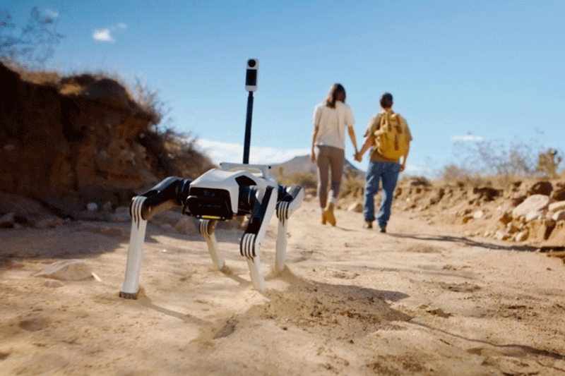 Робопес Rover 1X снимает на камеру. Источник