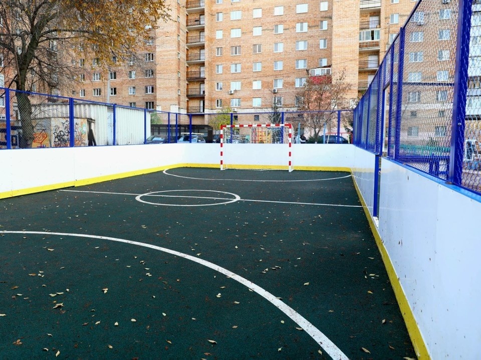    Площадка располагается во дворе дома №10 на улице Киевской. Фото: телеграм-канал Ивана Носкова