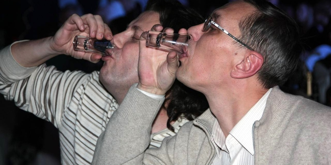 Через сколько выводятся разные алкогольные напитки из организма? Неочевидная правда